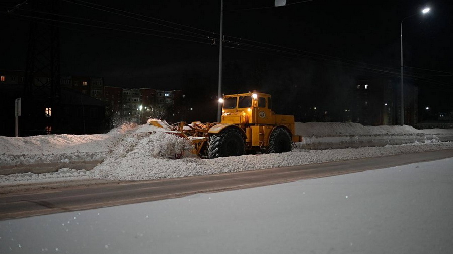 В Чебоксарах прошла масштабная ночная уборка снега