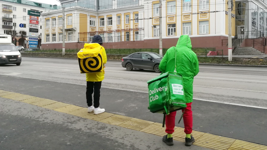 Зарплаты водителей и курьеров стали самыми быстрорастущими в Чувашии