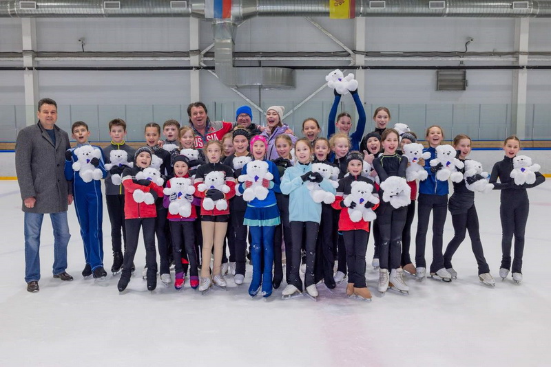 «Ростелеком» вывел юных фигуристов Чувашии на «Звездную дорожку» с Артуром Дмитриевым