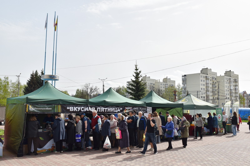 Сезон «Вкусных пятниц» на свежем воздухе  открыла фермерская ярмарка на заводе «ЭЛАРА»