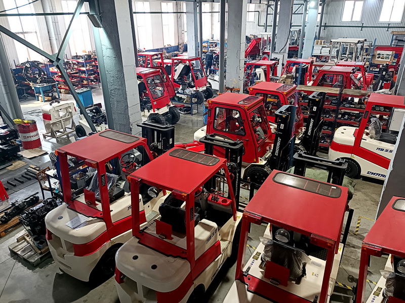 ЧЗСА и СБЕР масштабируют в Чувашии производство вилочных погрузчиков в рамках «Промипотеки»