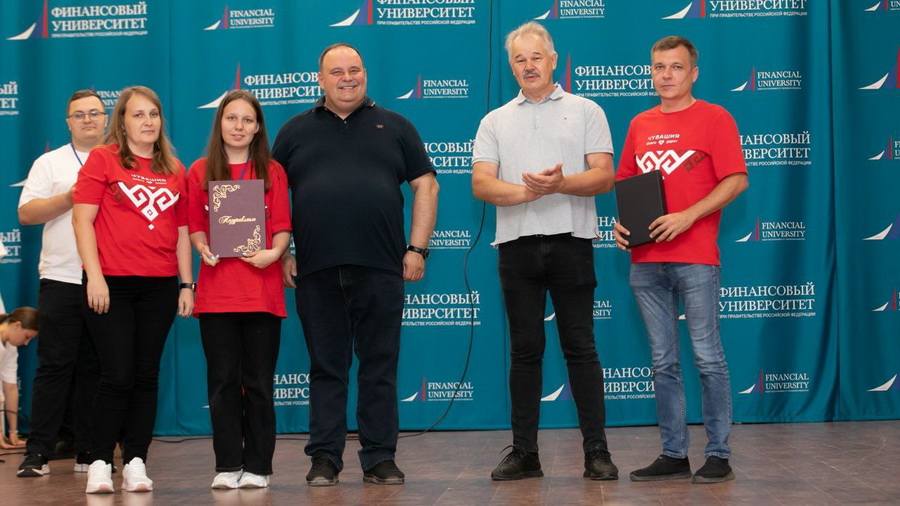 Семья сотрудницы Сбербанка из Чувашии стала «Лучшей в финансовых рисках» семьей России