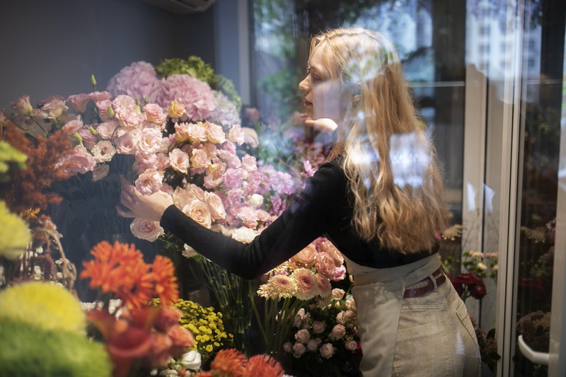 На 8 марта женщинам из Чувашии чаще покупали цветы в НЮР, Волжском, Канаше и Шумерле