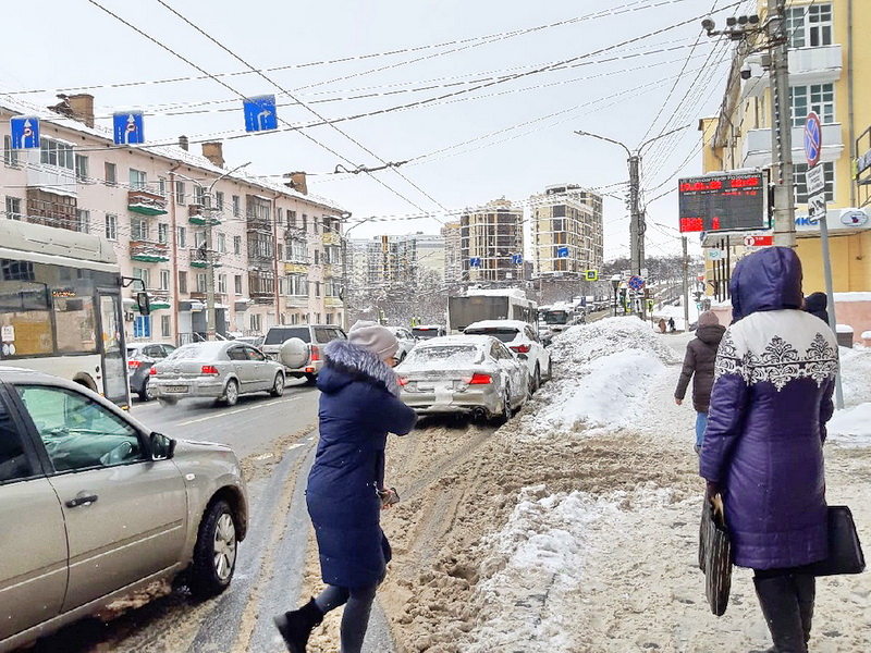 Почему в этом году Чебоксары утопают в снегу и когда уберут снежные завалы с дорог и дворов