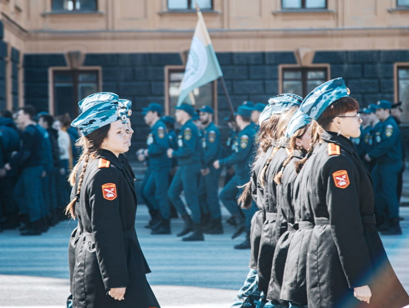 Сегодня в обед в центре Чебоксар закроют движение ради репетиции парада Победы