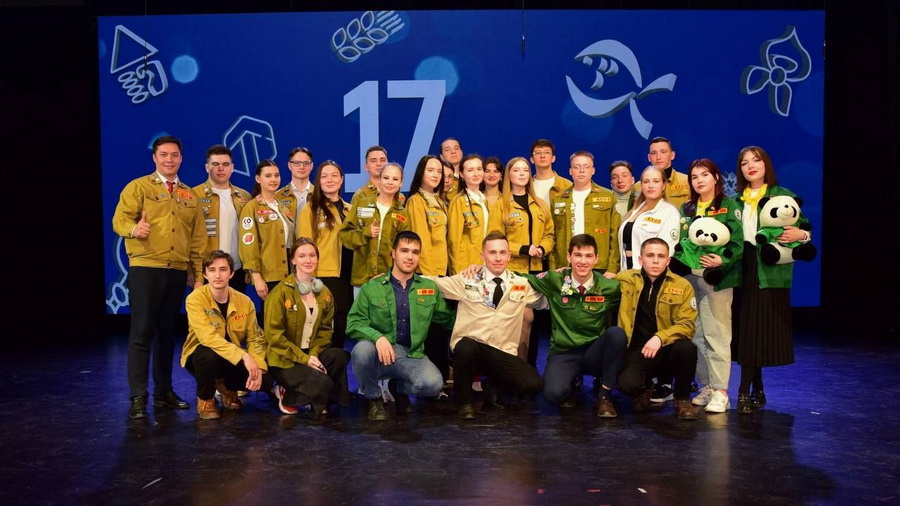 В Чувашии для лучших студенческих отрядов учредили переходящее знамя главы республики