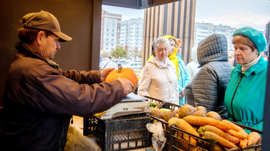 В Новоюжном районе открыли новый фермерский мини-рынок