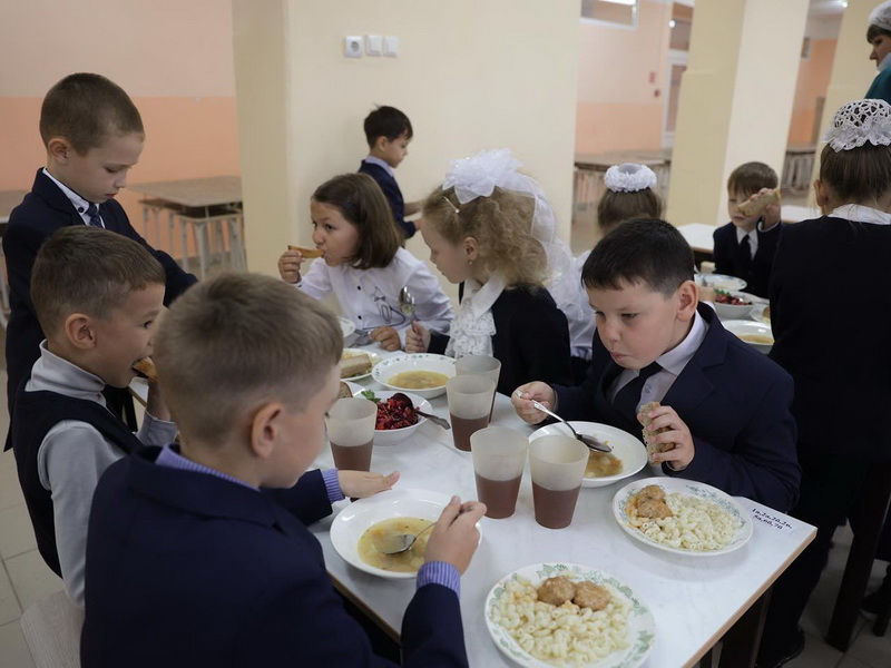 В Чувашии проверят, все ли школьники из малообеспеченных семей получают бесплатное питание