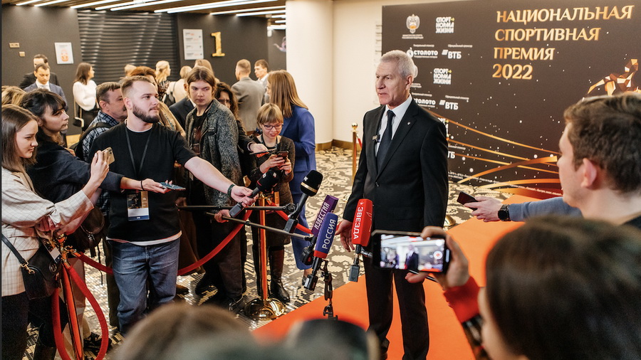 Олег Матыцин поздравил победителей Национальной спортивной премии