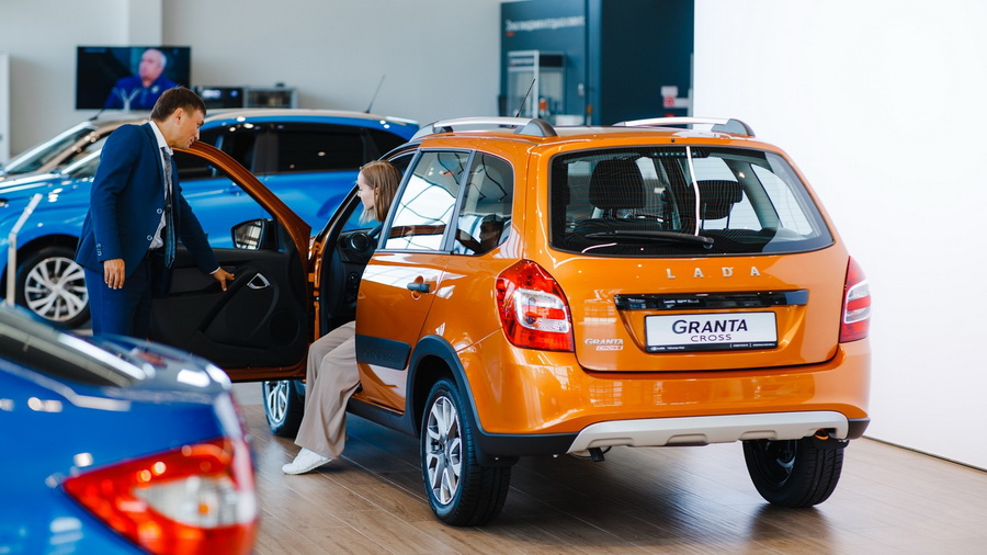 Самый востребованный автомобиль 2022 года LADA Granta – в наличии у официального дилера в Новочебоксарске