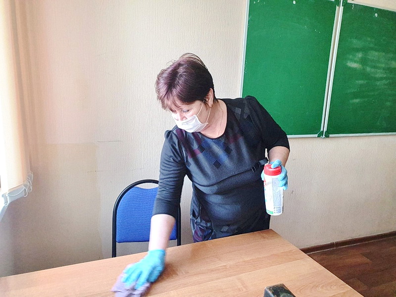 В Чувашии учеников старших и младших классов вернут к очному формату обучения