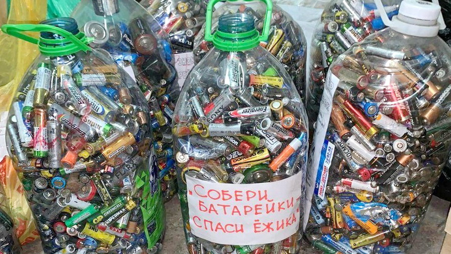 В Чебоксарах собрали 80 пятилитровых бутылок использованных батареек