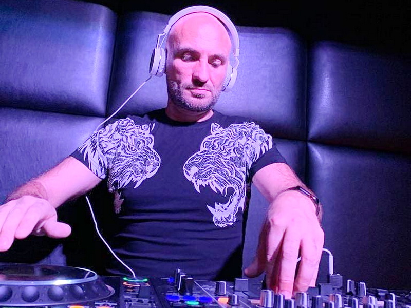 Чебоксарский диджей Антон Подлесный скончался на 50-м году жизни