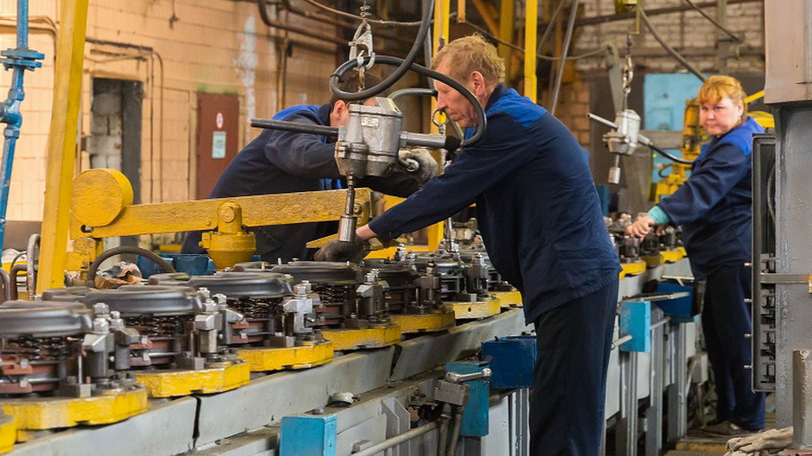 Предлагаемые зарплаты в Чувашии за год выросли на 2 982 рубля, но оказались на 30% ниже общероссийских