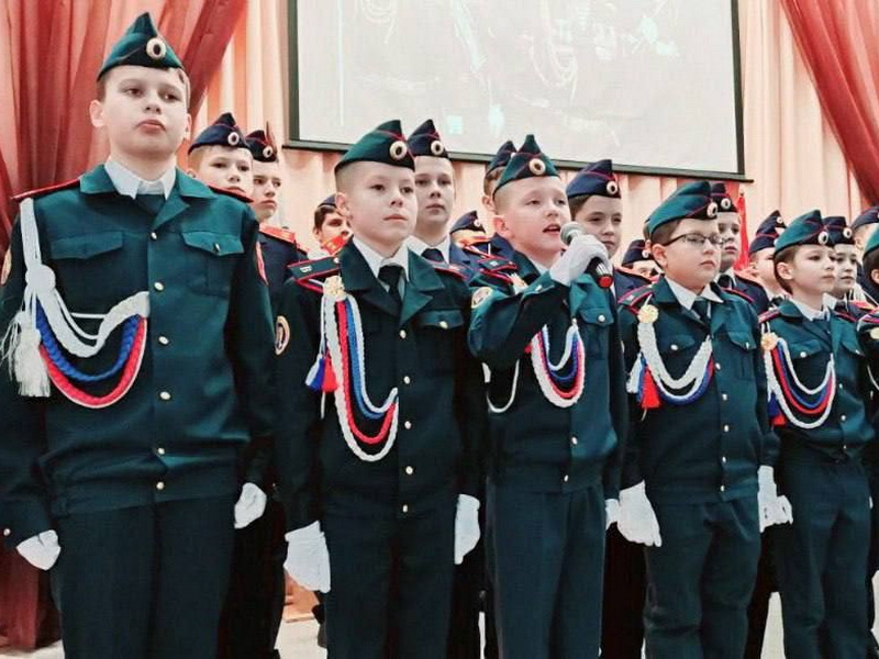 Уроки в школах Чебоксар будут начинаться с исполнения гимна России