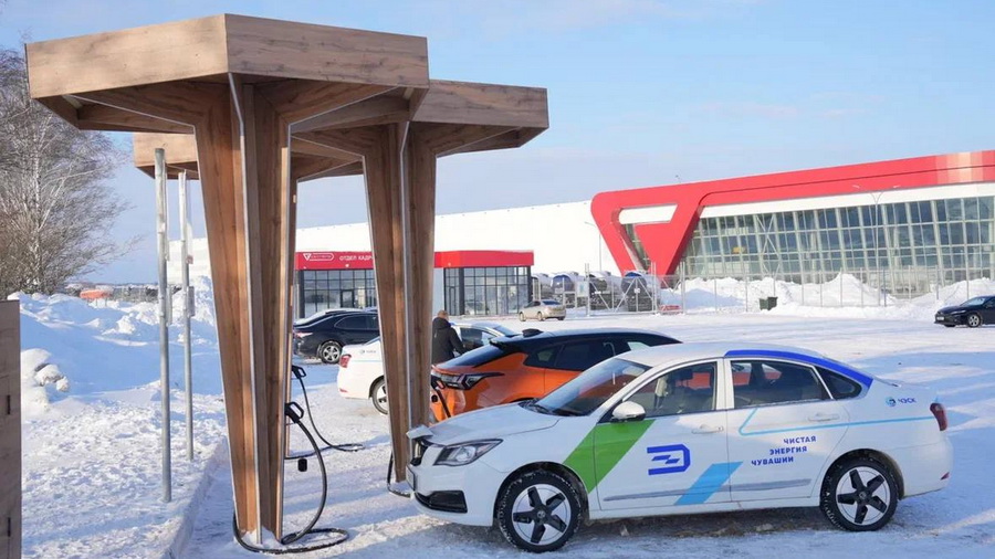 В Чувашии на трассе М-7 открыли зарядную станцию для электроавтомобилей