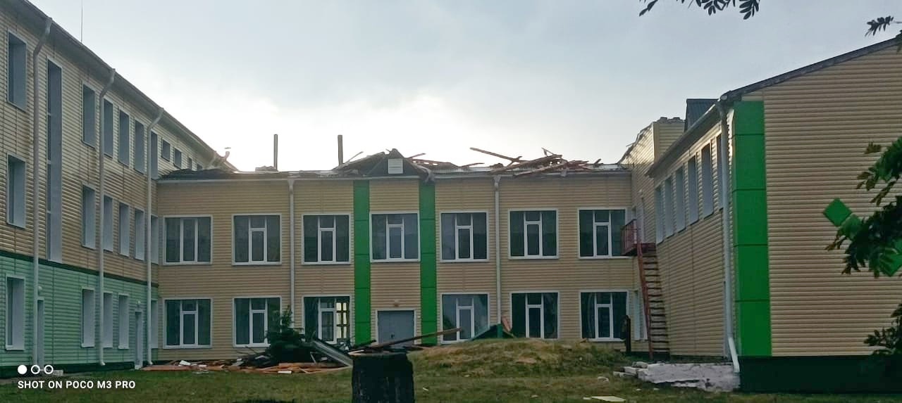 В Чувашии из-за ветра и грозы без электричества остались более 11,5 тысяч человек