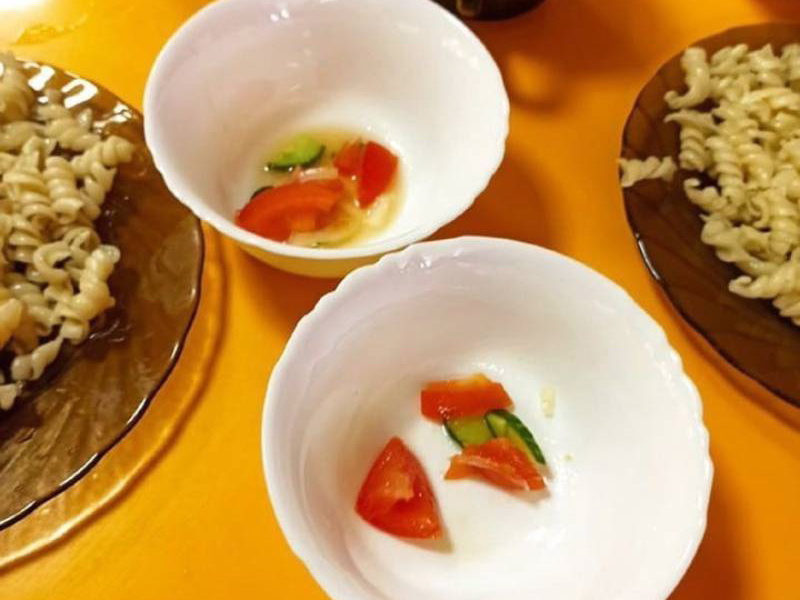 «Сколько можем, столько и даем»: поставщик питания объяснил маленькие порции салата в новочебоксарской школе