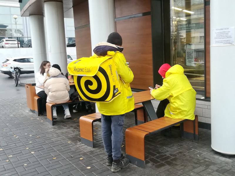 Спрос на курьеров вырос на 170%: каких работников искали в Чувашии в 2021 году