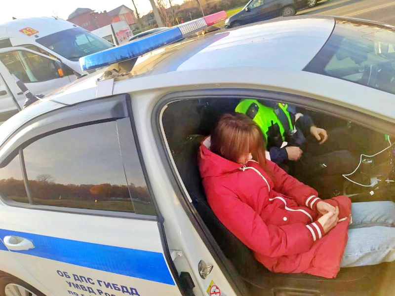 Девушку, напавшую с ножом на водителя маршрутки в Чебоксарах, признали невменяемой