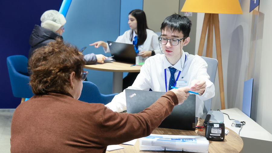 ВТБ: россияне сохранили тренд на накопления в июле