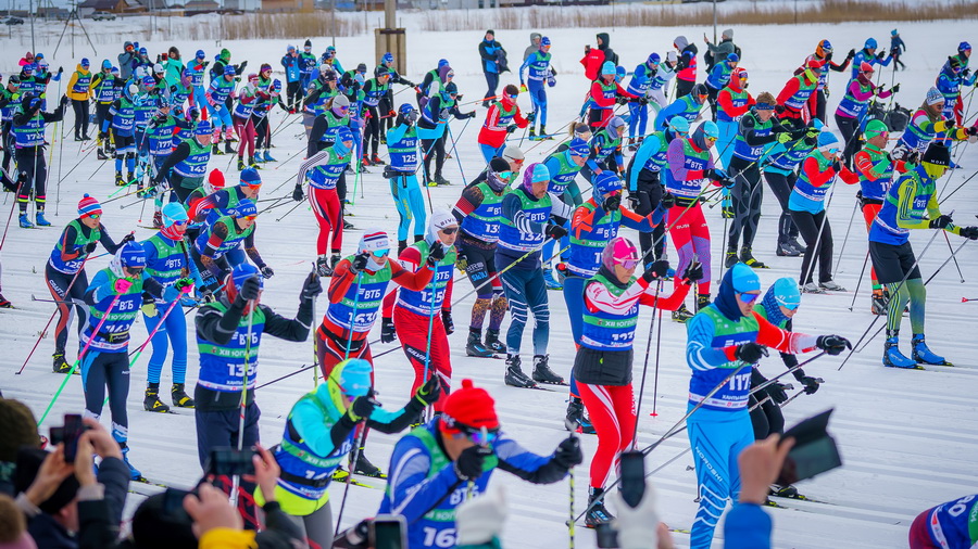 ВТБ: Югорский лыжный марафон побил рекорд по числу участников